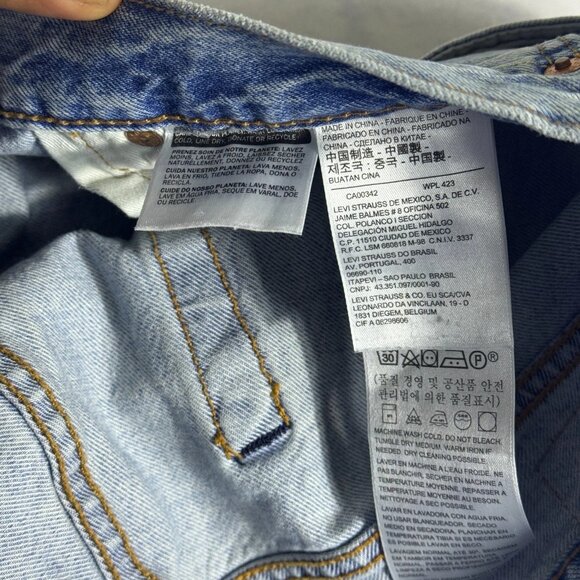 Levis 501 Mens Straight Leg Light Blue Denim Faded 5-Pocket Outdoor Size 36x32 - Picture 13 of 16